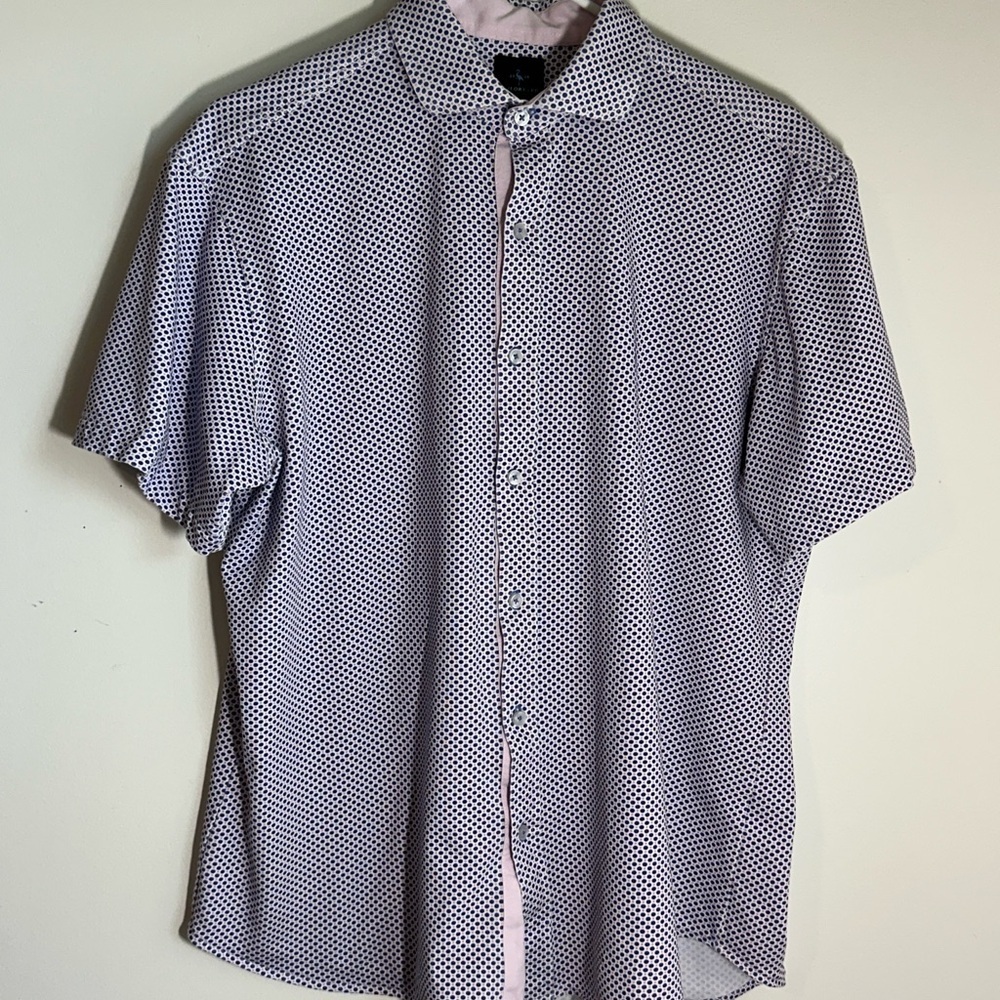 Tailorbyrd Men's Short Sleeve Button-Down Shirt in White with Navy Dot Print